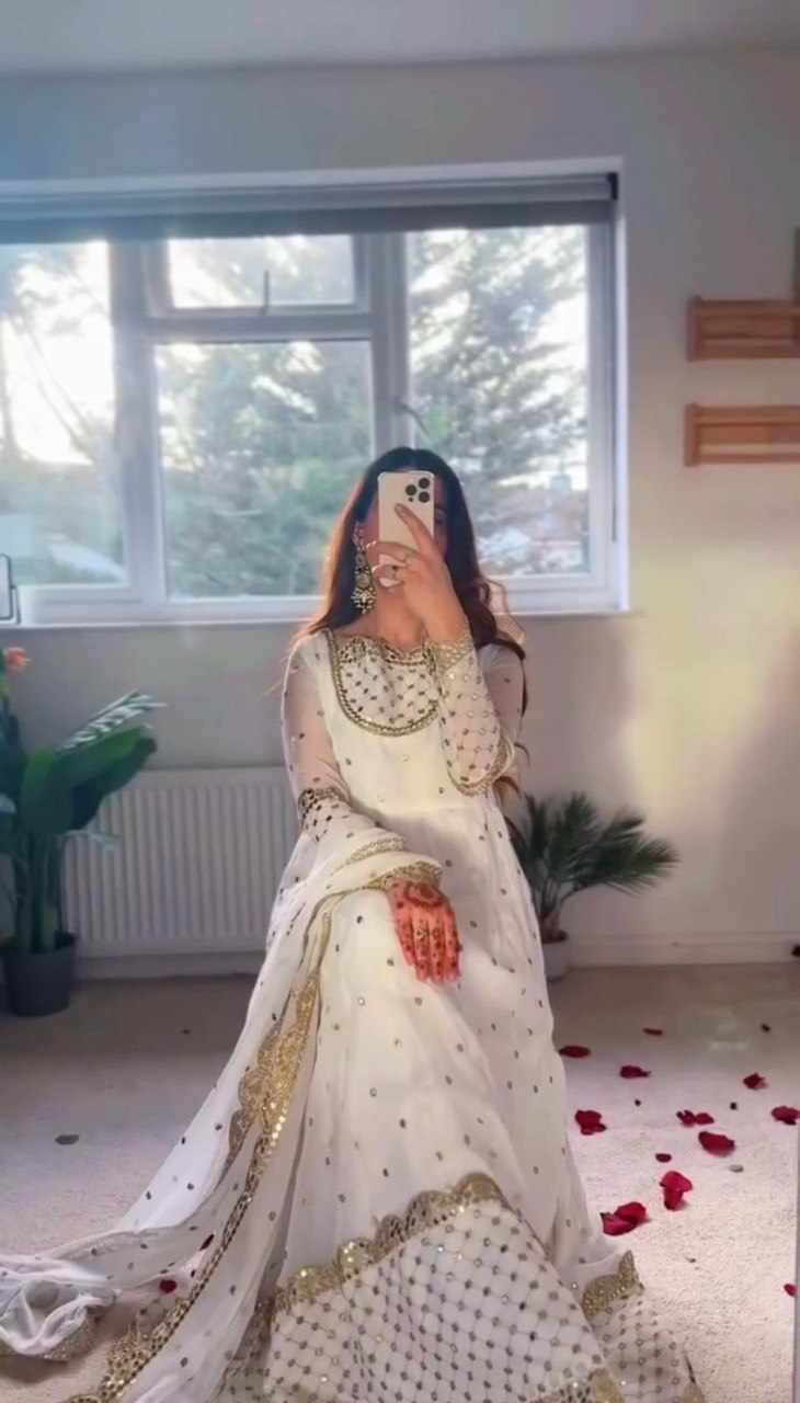 KD 1500 Faux Georgette with inner Gown