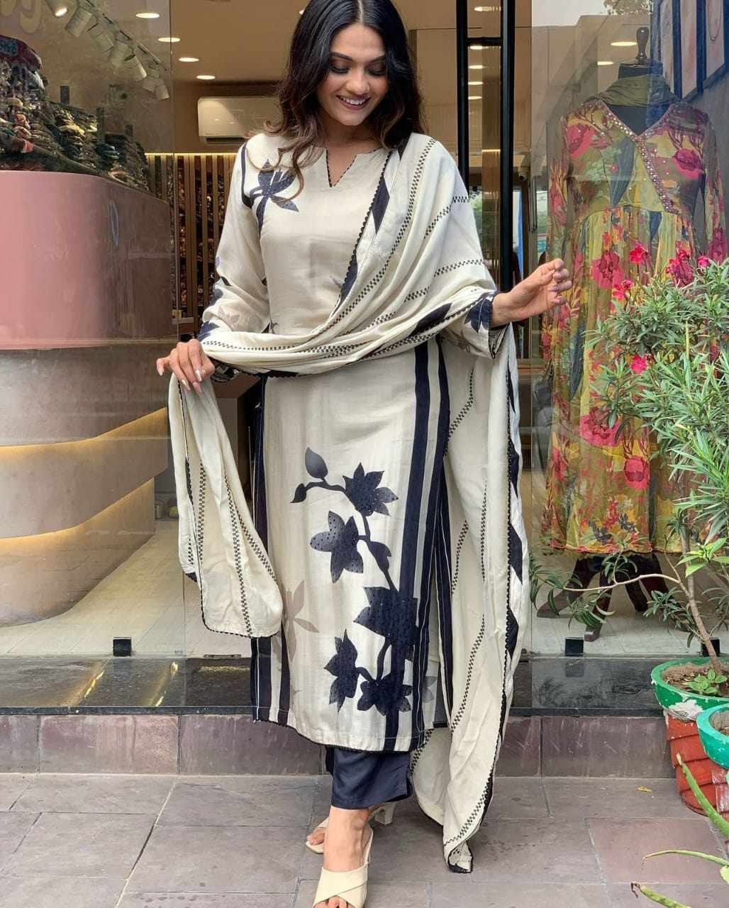 SF 31 Elegant Pure Softest Muslin Suit 458