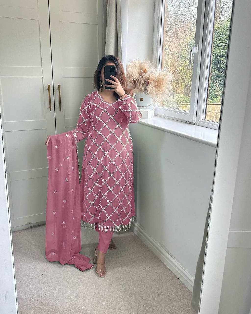 MF 409 FOX GEORGETTE TOP AND PENT WITH DUPATTA